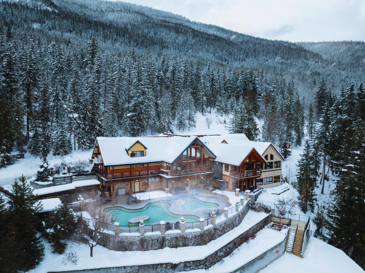 Halcyon Hot Springs Resort Екстериор снимка